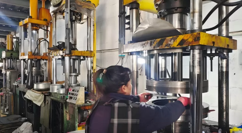 How a Metal Lantern Is Made 01.jpg