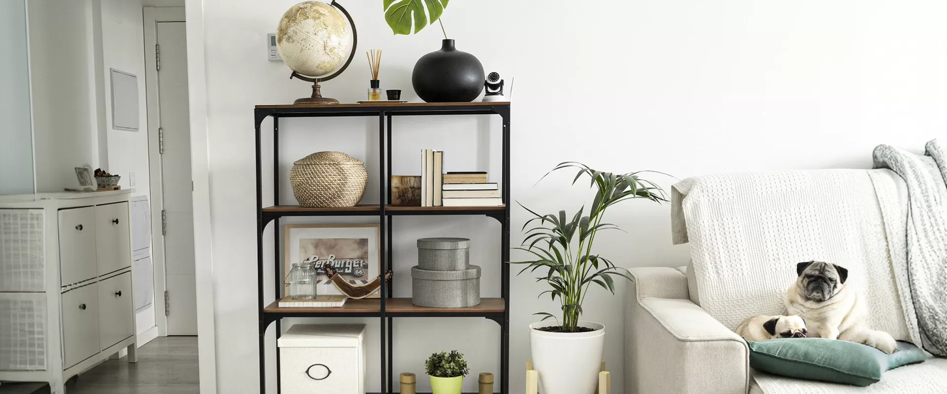 Multi-Functional Storage Rack: Organize Your Space