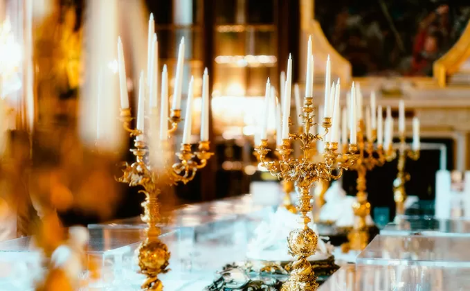 Wedding-Style Candle Holder: A Blend of Elegance and Romance