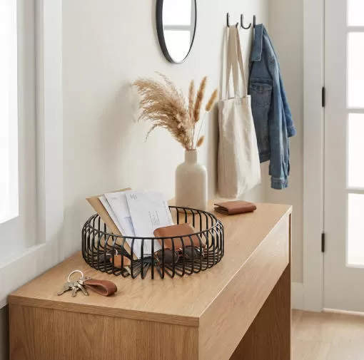 why-this-minimalist-metal-wire-basket-is-the-secret-to-an-instagram-worthy-space-1.jpg